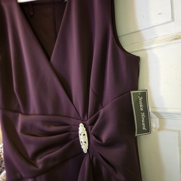 Formal, plum, NWT, Jessica Howard gown - Picture 2 of 6